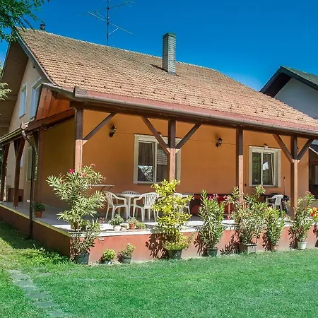 Familia Nyaralo 125 Balatonberény